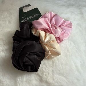 Wild Fable NWT Satin Scrunchie Set - Black Rose, Pink, Cream